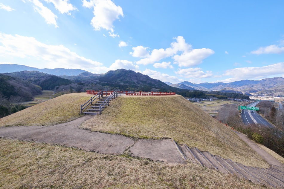 茶すり山古墳外観1